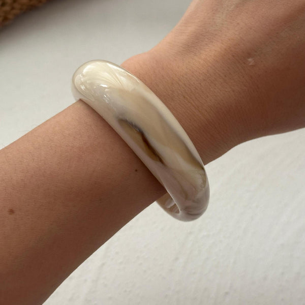 Women's Irregular Geometric Blooming Resin Bracelet